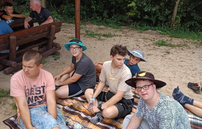 3F0752B2-1ED9-4222-867F-18BD7498D933