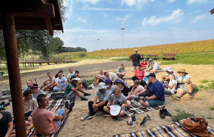 90B1E487-857A-44F5-A33C-3B46B39D81E3